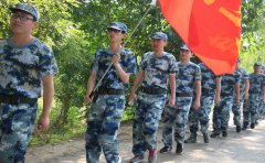 軍訓(xùn)作文600字初一